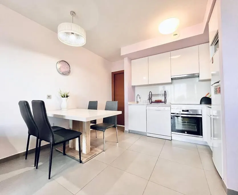 Sea View 2-Bedrooms Apartment Ла-Техита 0*,